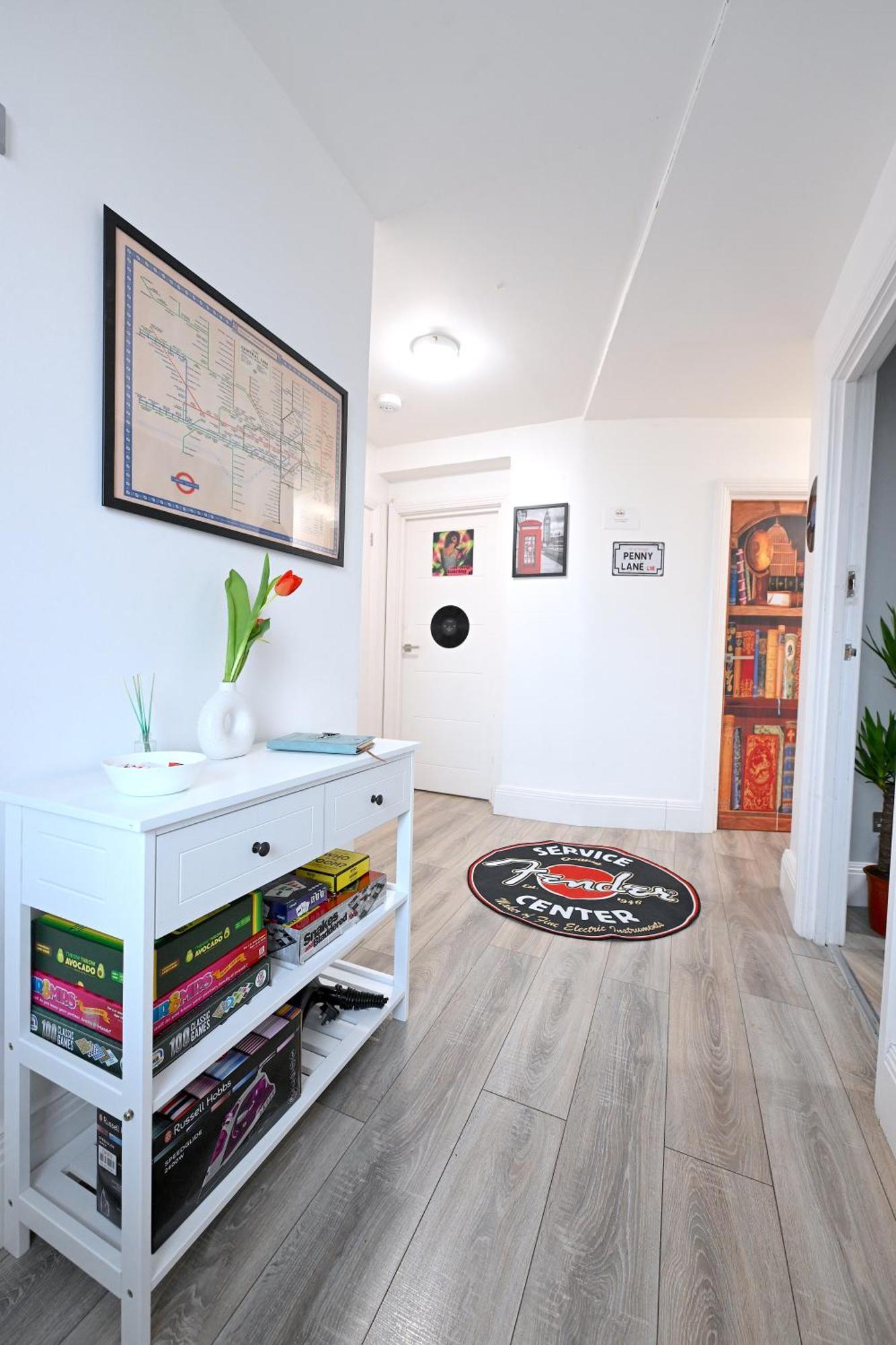 Superb 4 Bedroom Flat In The Heart Of Camden Town Лондон Екстер'єр фото