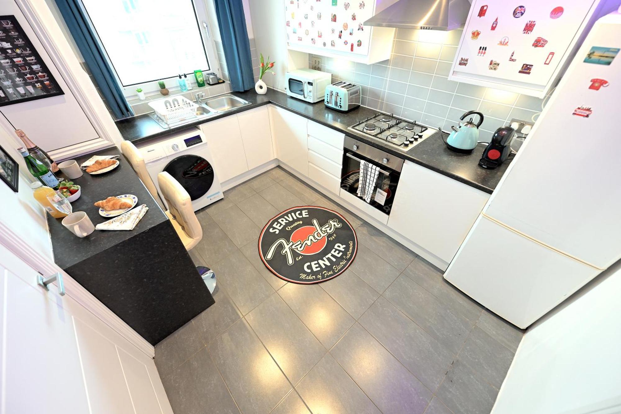 Superb 4 Bedroom Flat In The Heart Of Camden Town Лондон Екстер'єр фото