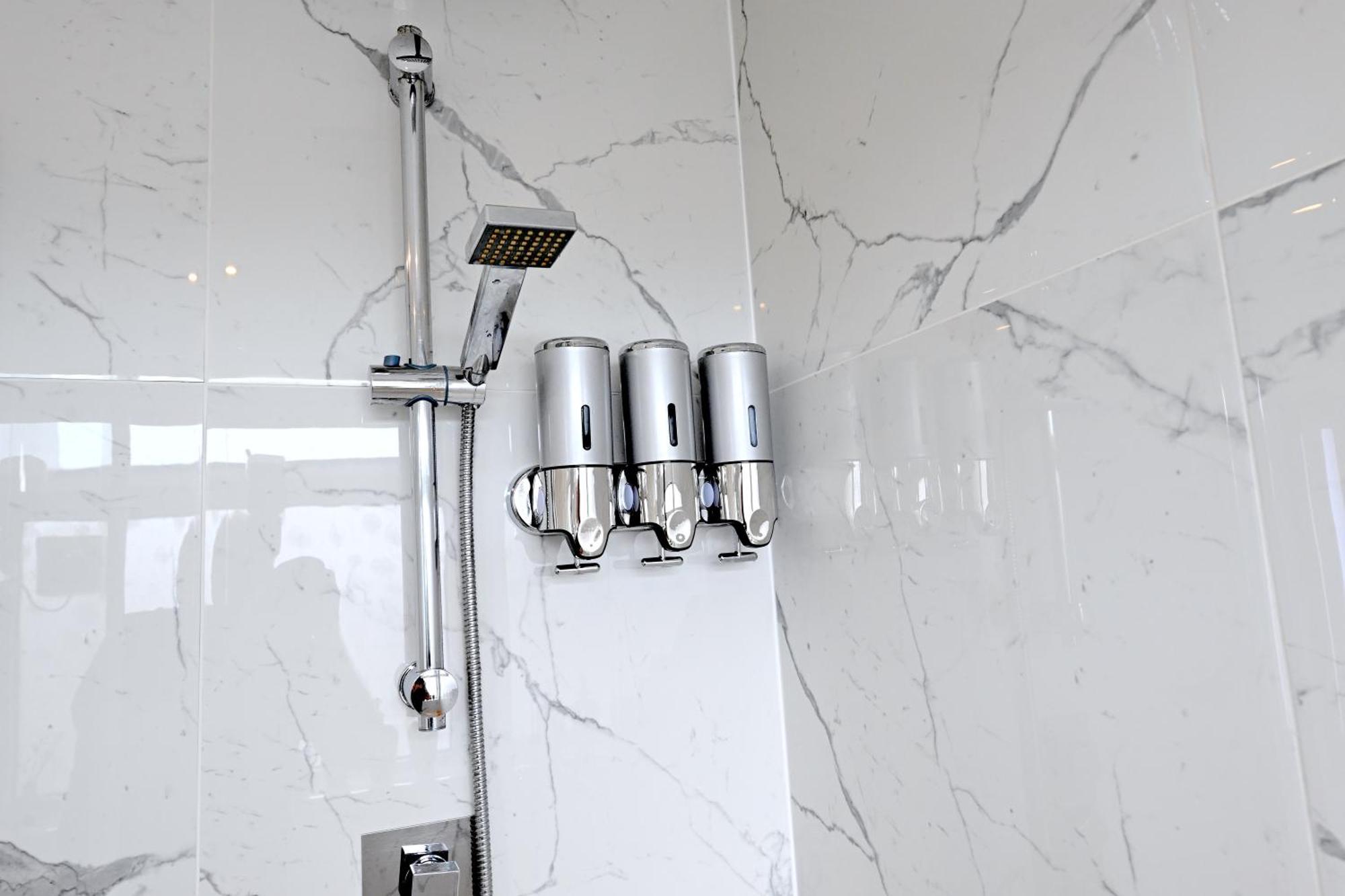 Superb 4 Bedroom Flat In The Heart Of Camden Town Лондон Екстер'єр фото
