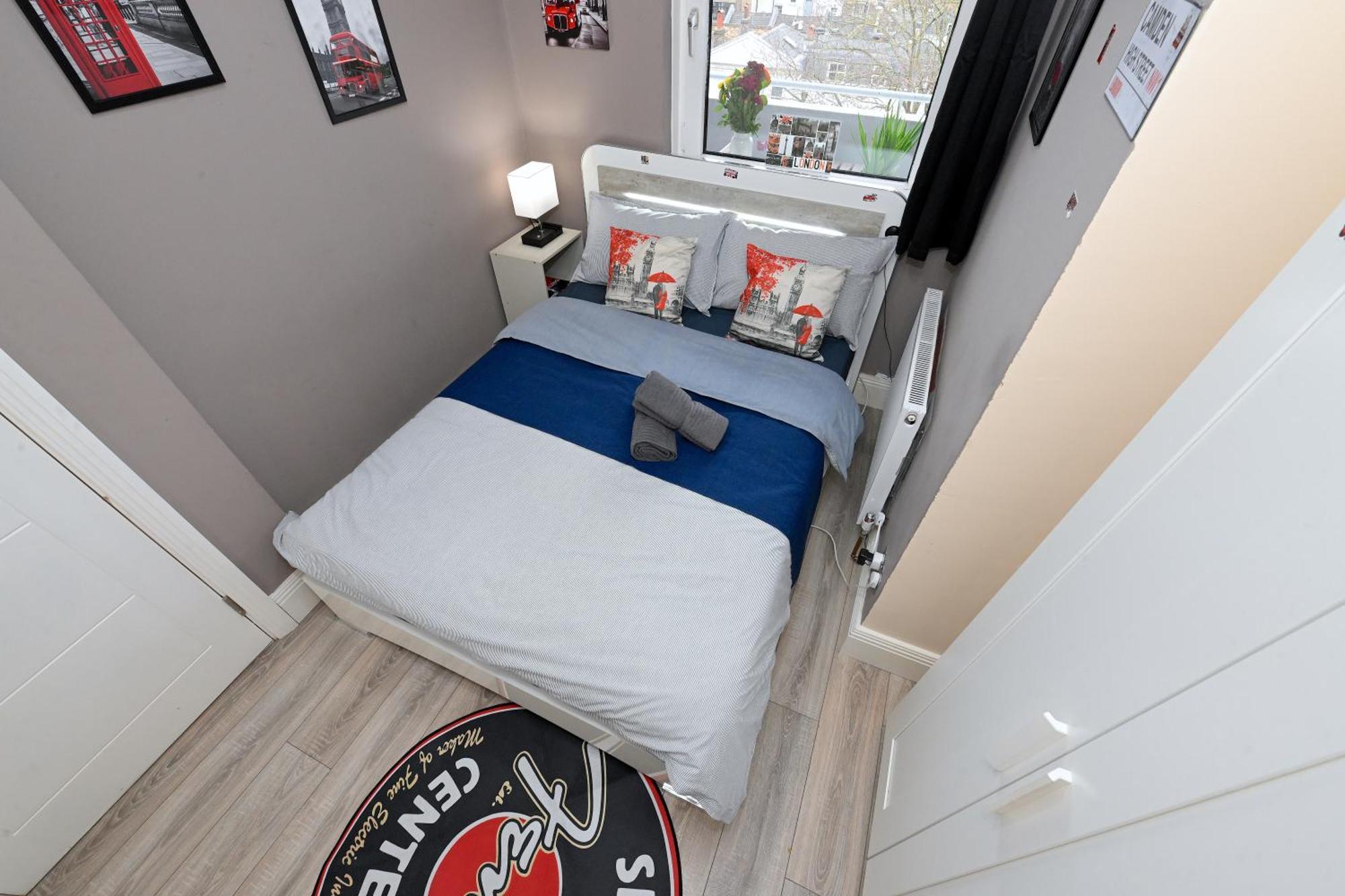 Superb 4 Bedroom Flat In The Heart Of Camden Town Лондон Екстер'єр фото