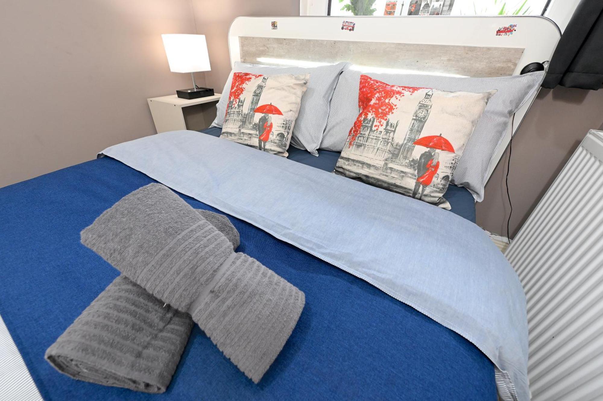 Superb 4 Bedroom Flat In The Heart Of Camden Town Лондон Екстер'єр фото