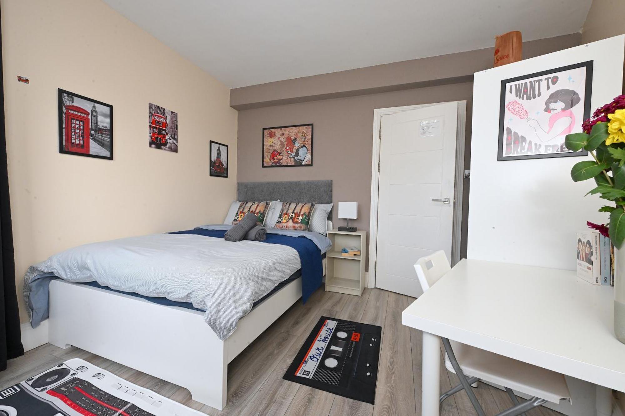 Superb 4 Bedroom Flat In The Heart Of Camden Town Лондон Екстер'єр фото