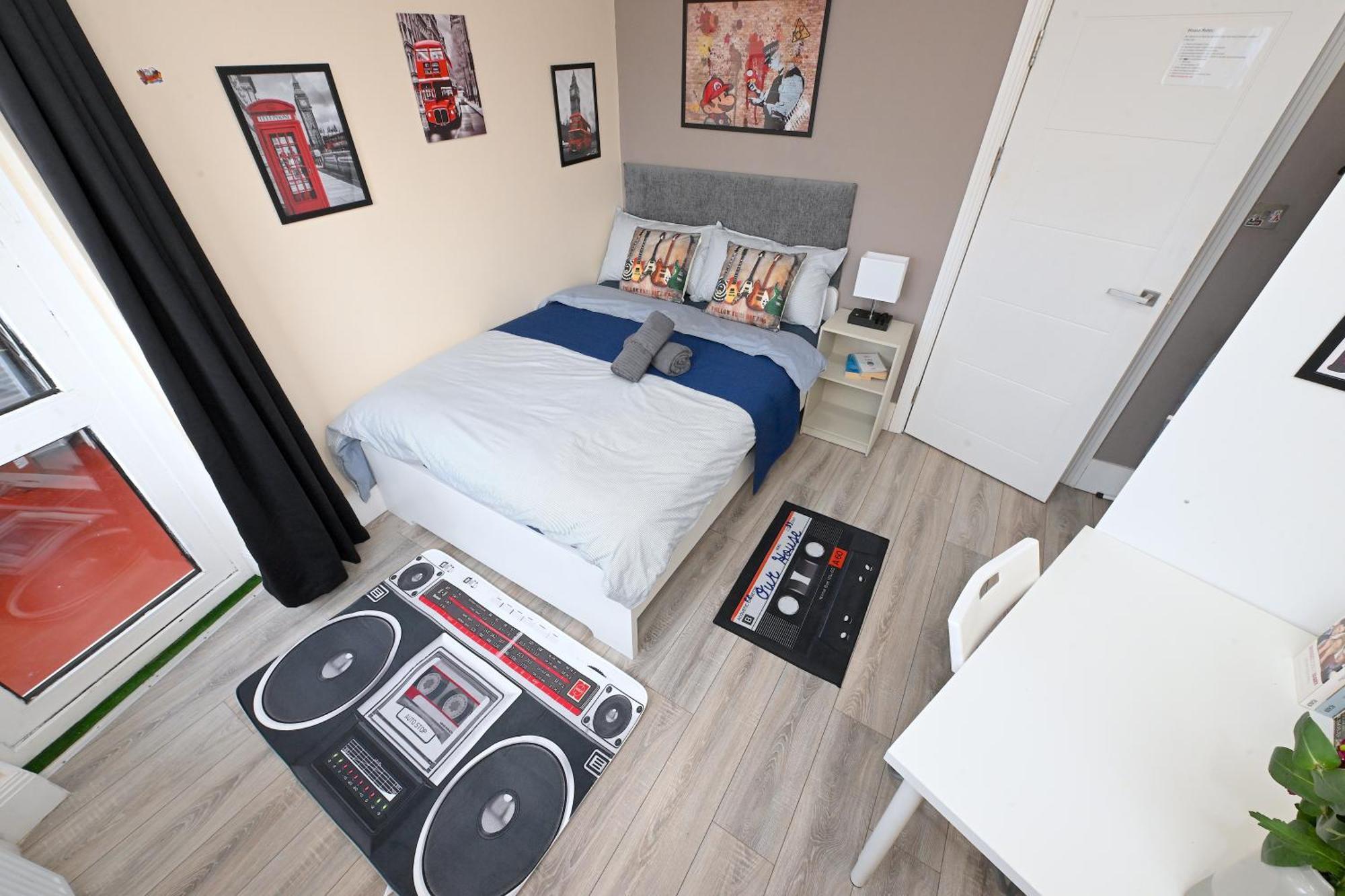 Superb 4 Bedroom Flat In The Heart Of Camden Town Лондон Екстер'єр фото