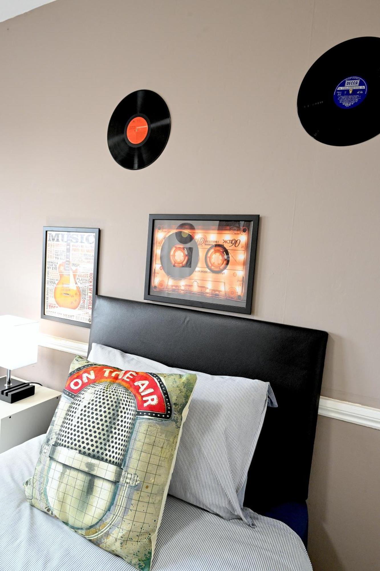 Superb 4 Bedroom Flat In The Heart Of Camden Town Лондон Екстер'єр фото